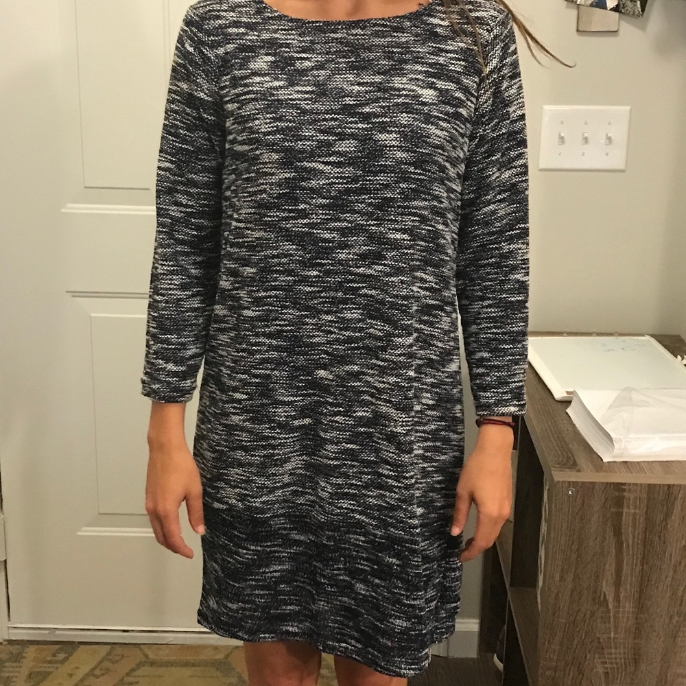 Daisy Fuentes Knit Dress (BRAND NEW!)